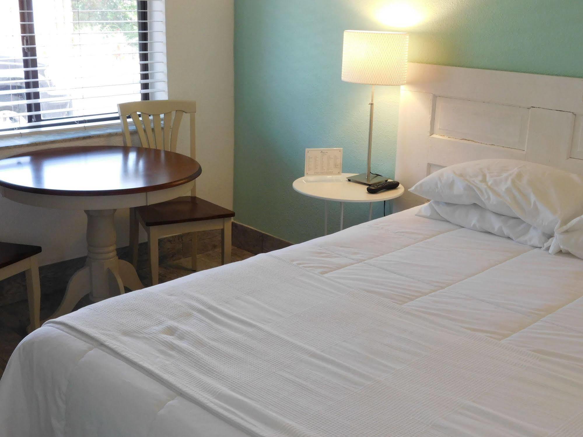 My Sarasota Getaway Inn Нокомис Экстерьер фото